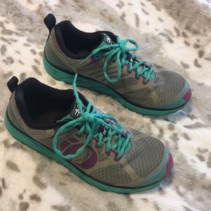 Pearl Izumi Women’s Trail Running Shoes like new!